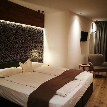 Hotel Cevedale Living Romance Hotel Коґоло Екстер'єр фото