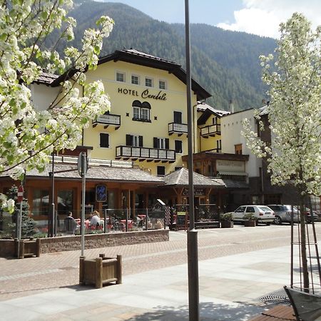 Hotel Cevedale Living Romance Hotel Коґоло Екстер'єр фото