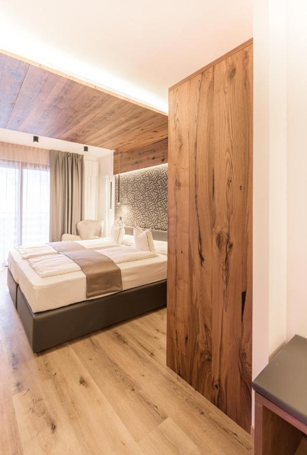 Hotel Cevedale Living Romance Hotel Коґоло Екстер'єр фото