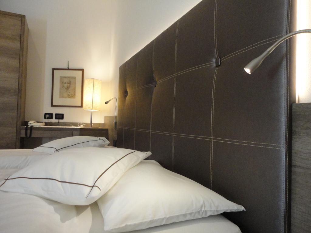Hotel Cevedale Living Romance Hotel Коґоло Екстер'єр фото