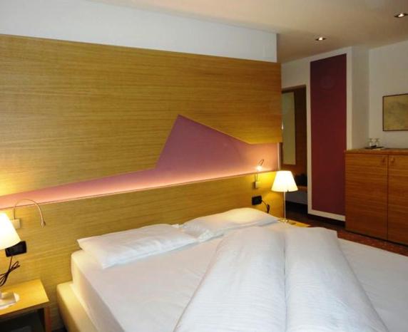 Hotel Cevedale Living Romance Hotel Коґоло Номер фото