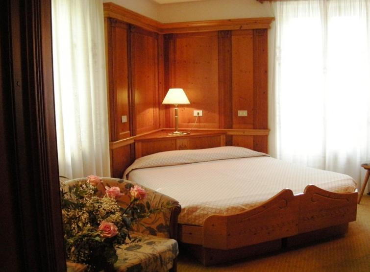 Hotel Cevedale Living Romance Hotel Коґоло Номер фото