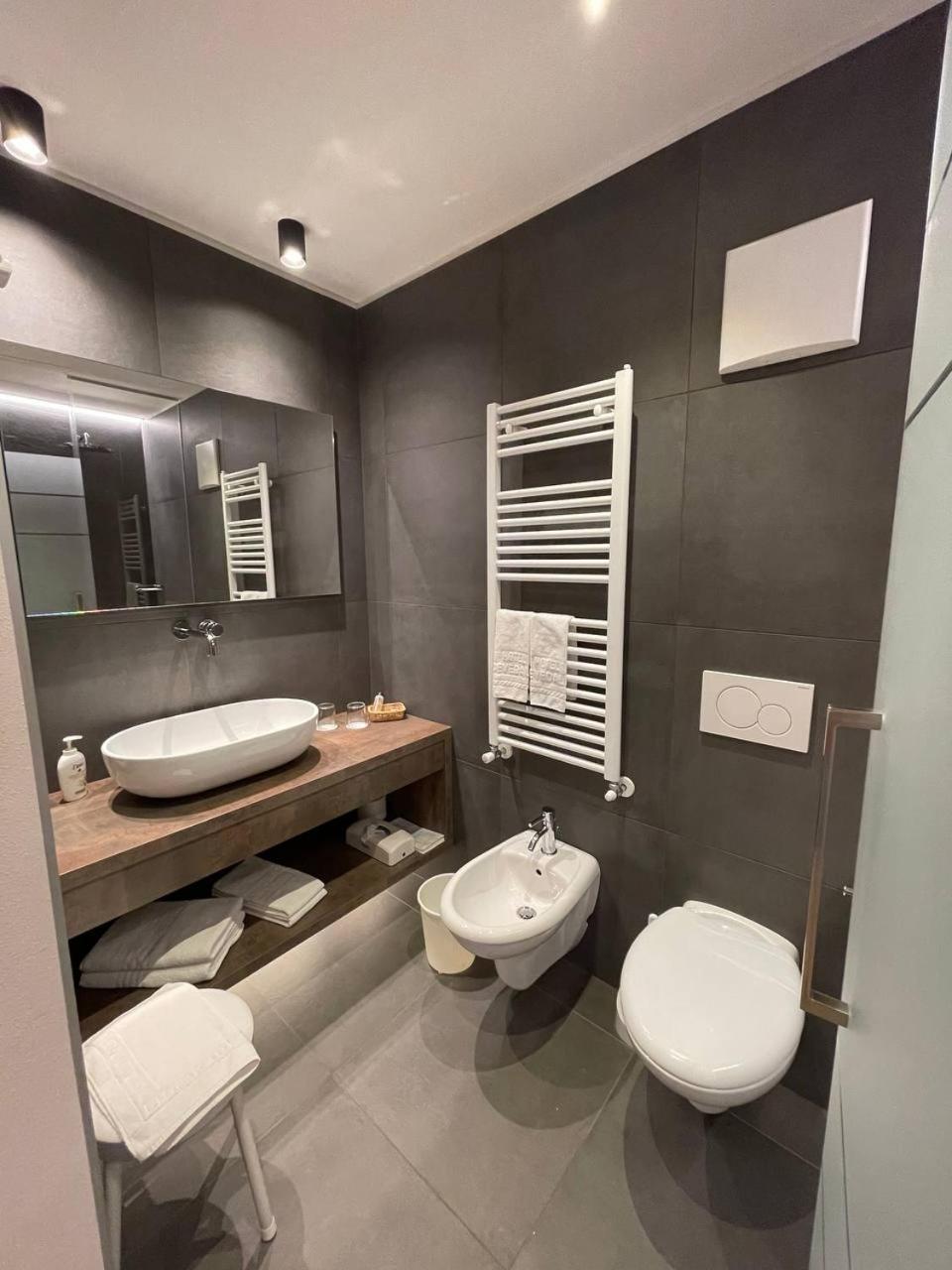 Hotel Cevedale Living Romance Hotel Коґоло Екстер'єр фото