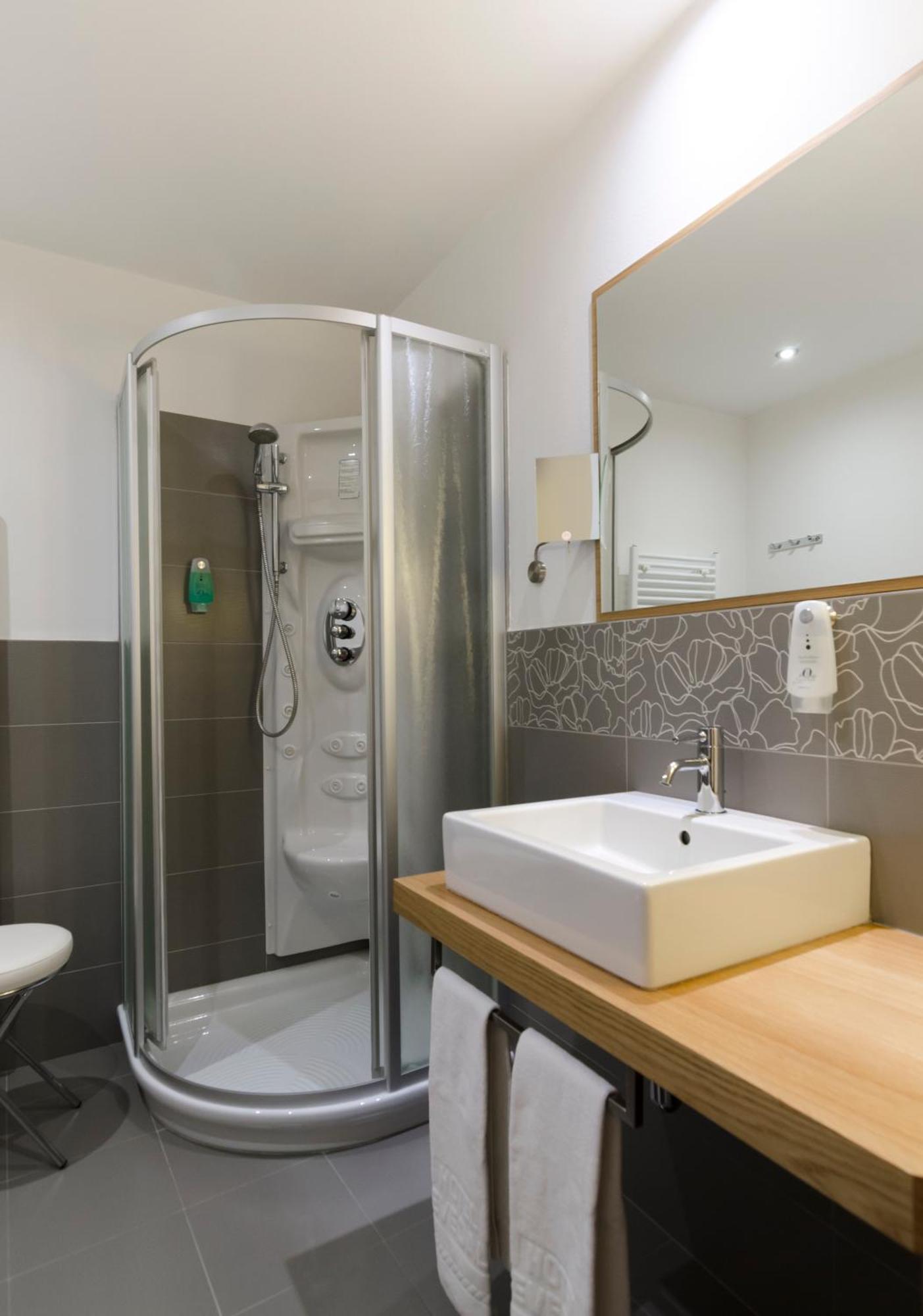 Hotel Cevedale Living Romance Hotel Коґоло Екстер'єр фото