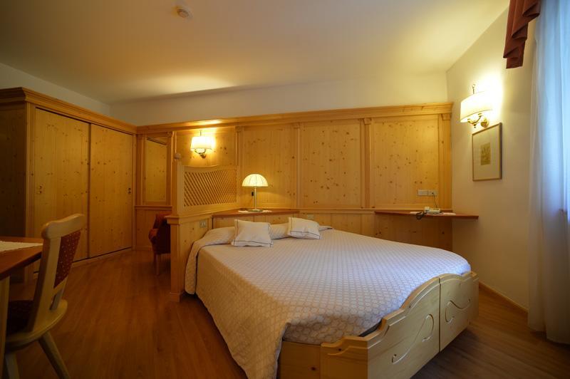 Hotel Cevedale Living Romance Hotel Коґоло Екстер'єр фото
