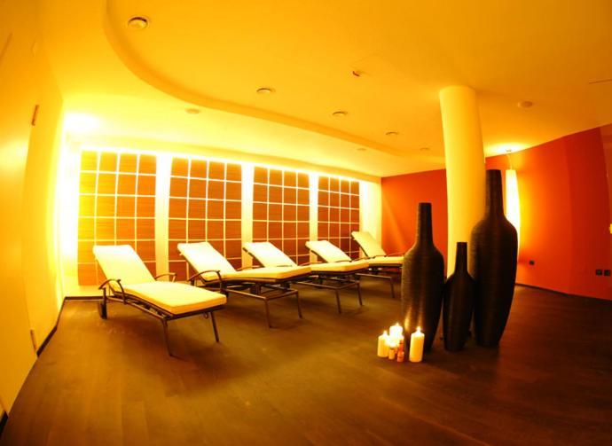 Hotel Cevedale Living Romance Hotel Коґоло Екстер'єр фото