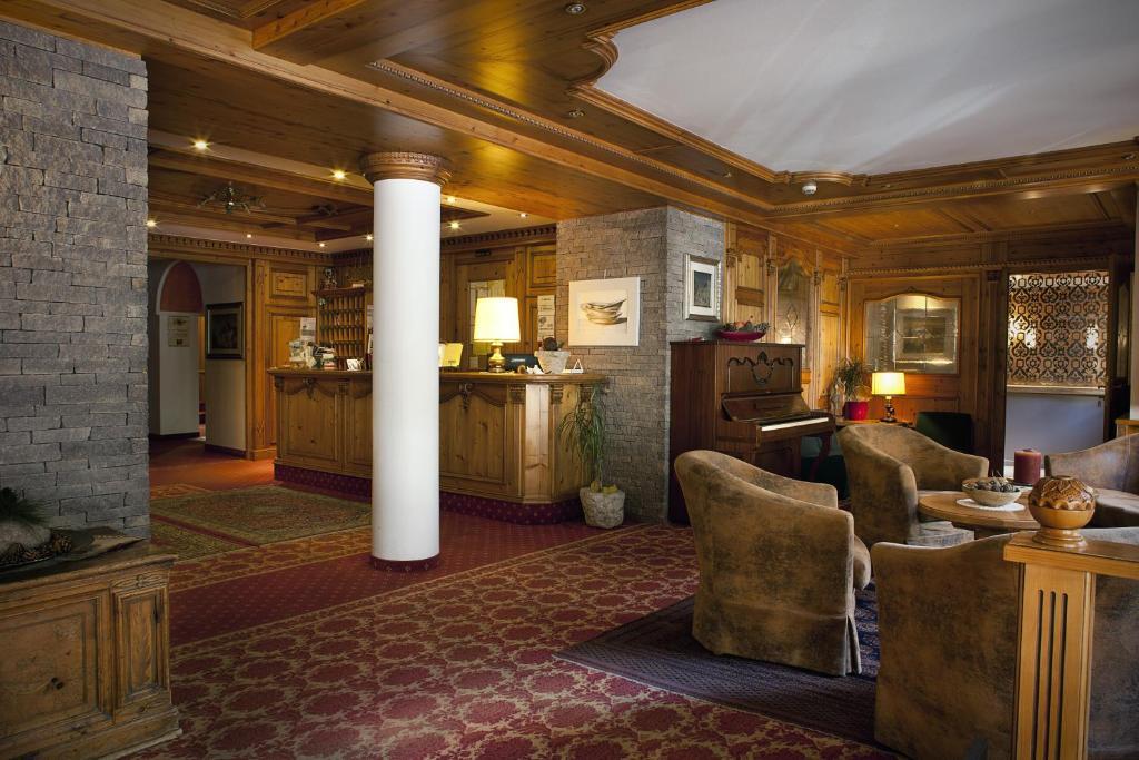 Hotel Cevedale Living Romance Hotel Коґоло Екстер'єр фото