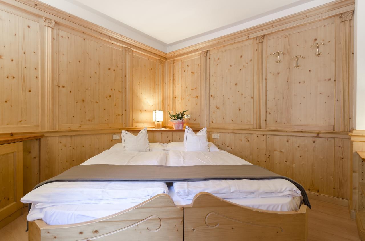 Hotel Cevedale Living Romance Hotel Коґоло Екстер'єр фото