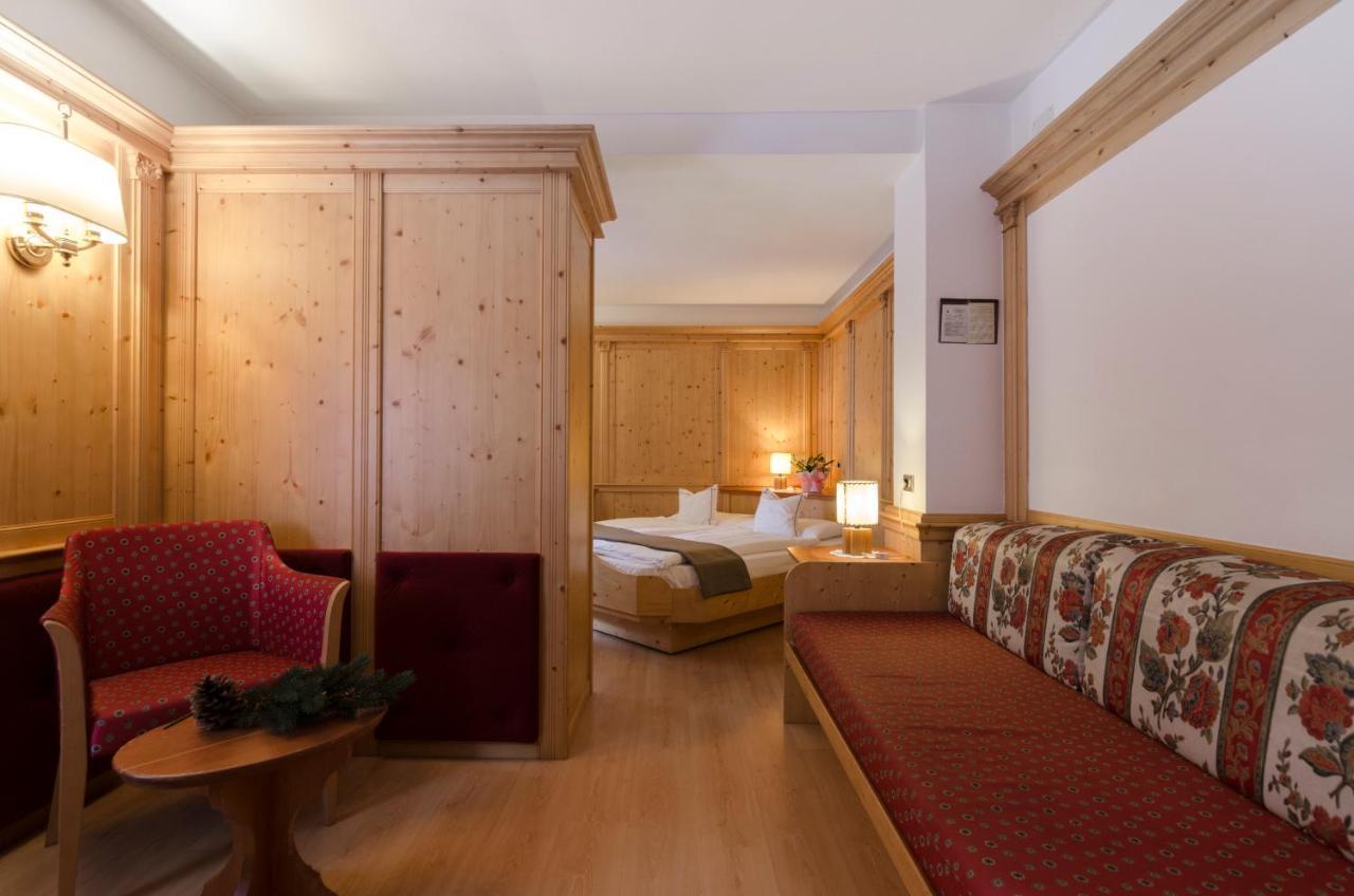 Hotel Cevedale Living Romance Hotel Коґоло Екстер'єр фото